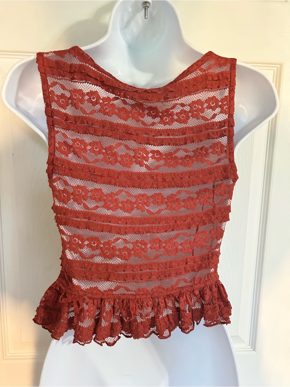 Kimchi Blue by Urban Outfitters Amara Ruffle Lace Button-Front Tank Top Size XXS - Picture 10 of 11